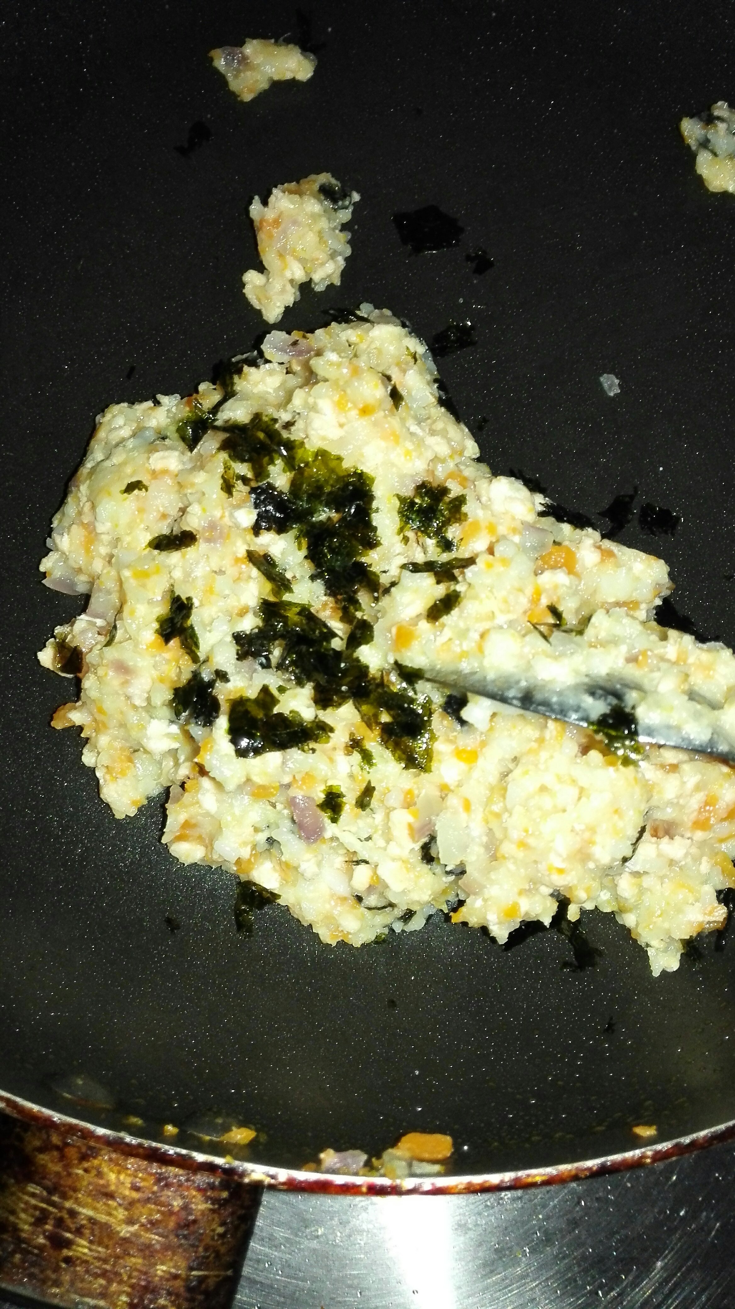 三文魚海苔飯糰的做法 步骤6