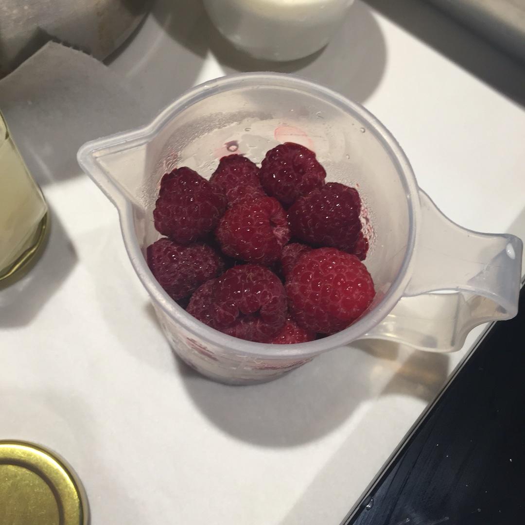超簡［三步完成］樹莓果醬的做法 步骤1