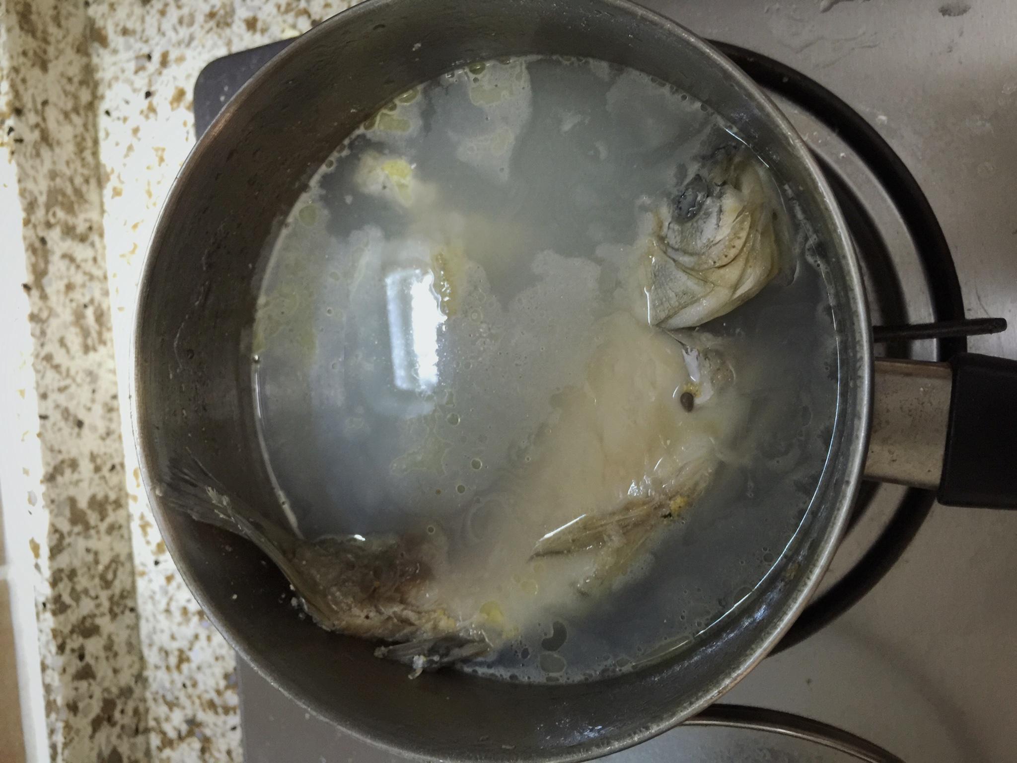 寶寶輔食之菜心三文魚粥的做法 步骤1