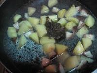 香椿醬燒土豆的做法 步骤3