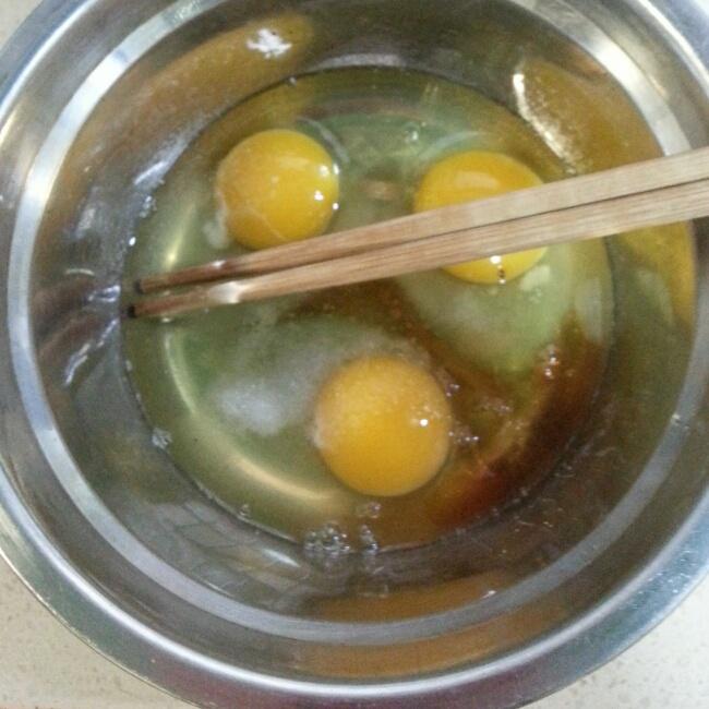 香椿煎蛋的做法 步骤4
