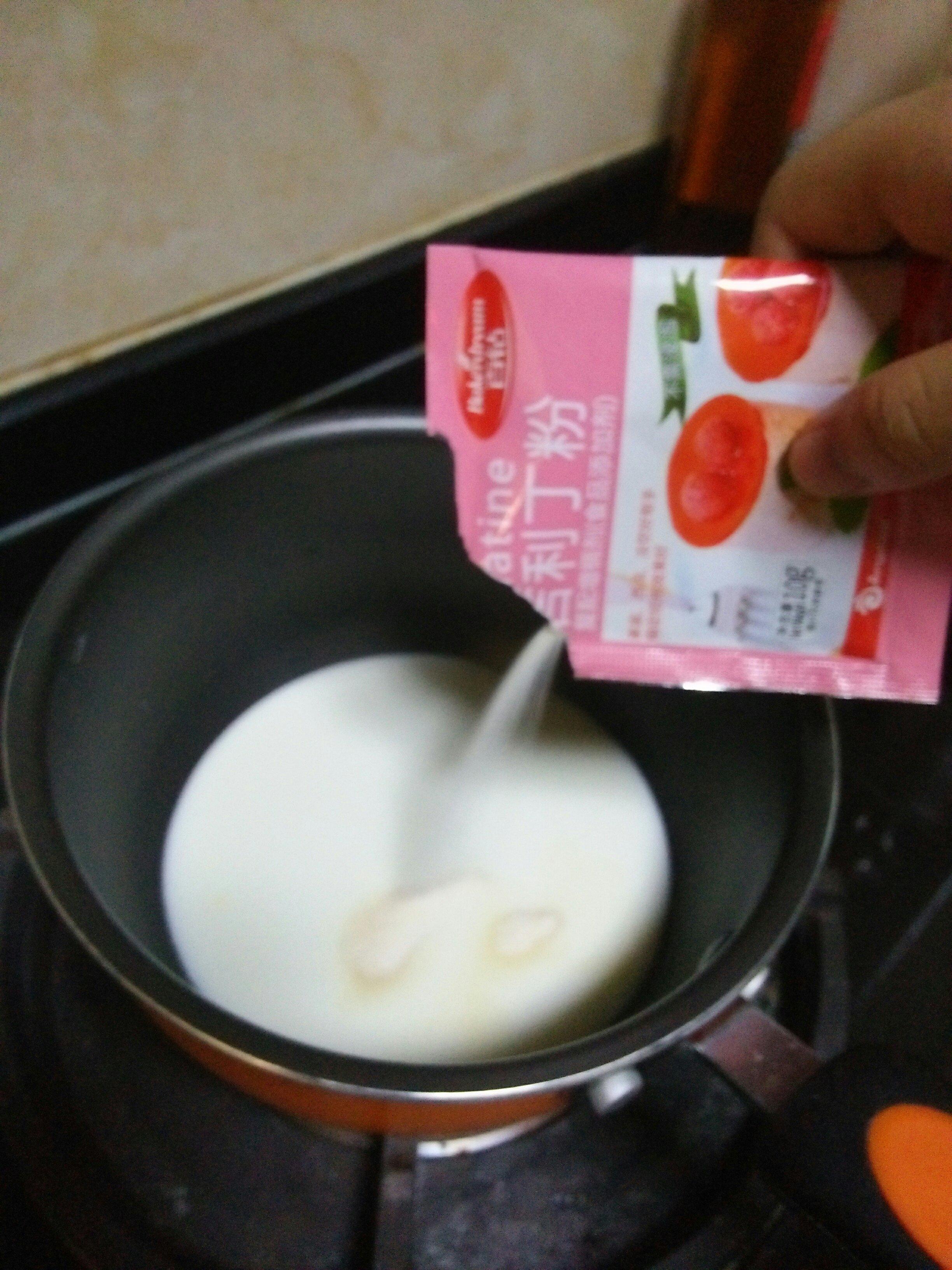 酸奶慕斯(吉利丁粉版)的做法 步骤2