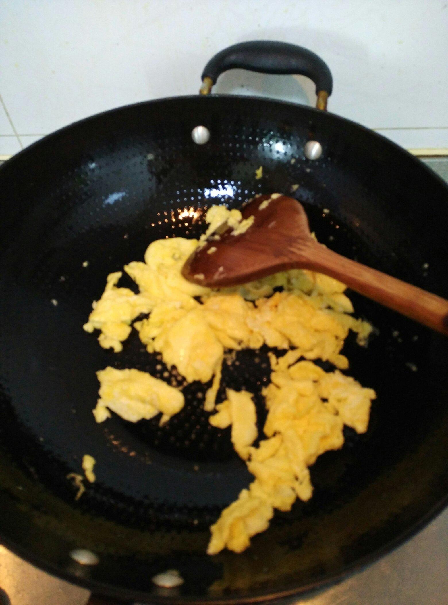 木耳炒雞蛋（少油少鹽版）的做法 步骤2