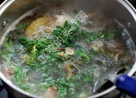 薺菜排骨湯的做法 步骤8