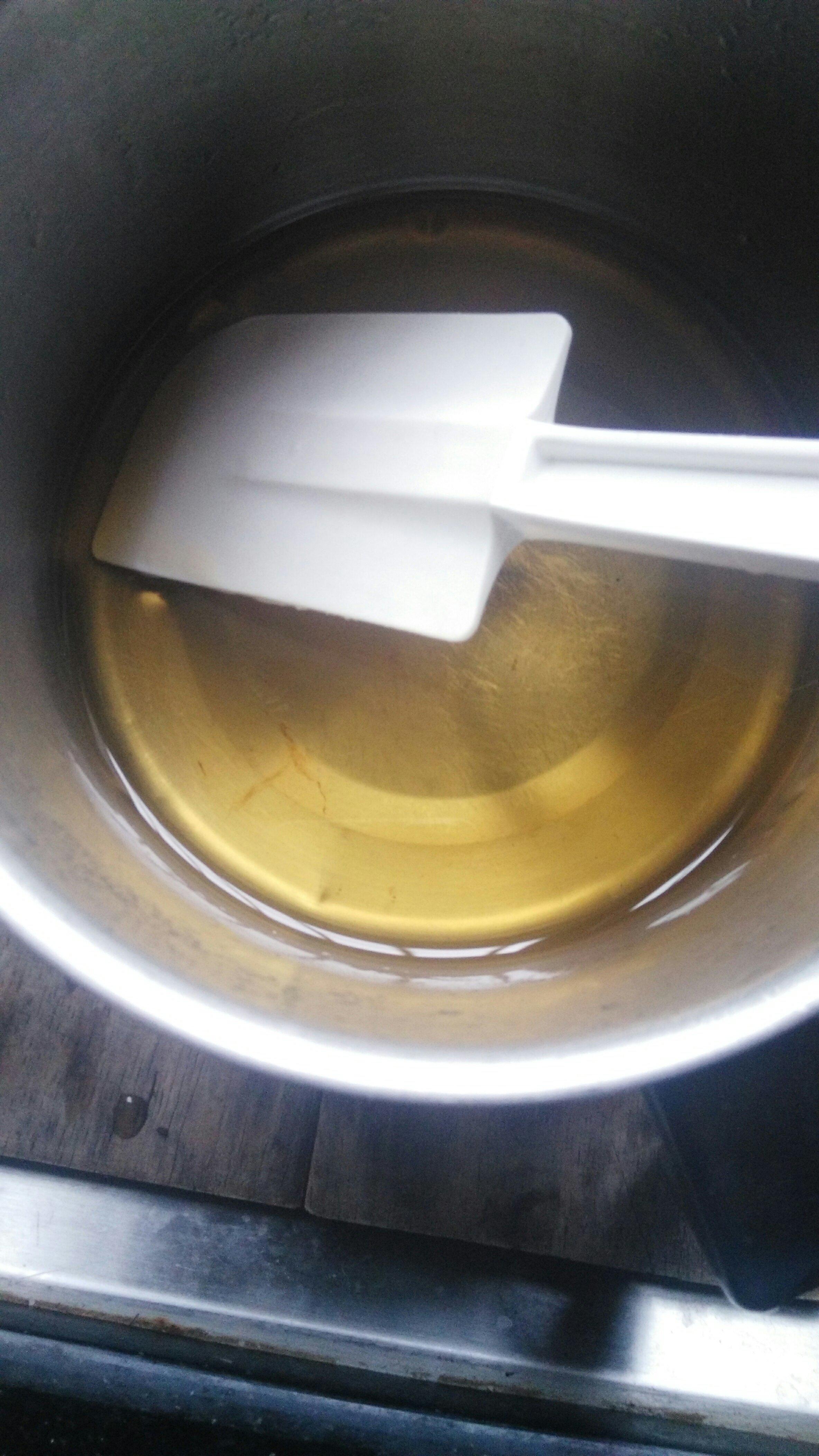 木糖醇無糖蛋黃蓮蓉月餅的做法 步骤1
