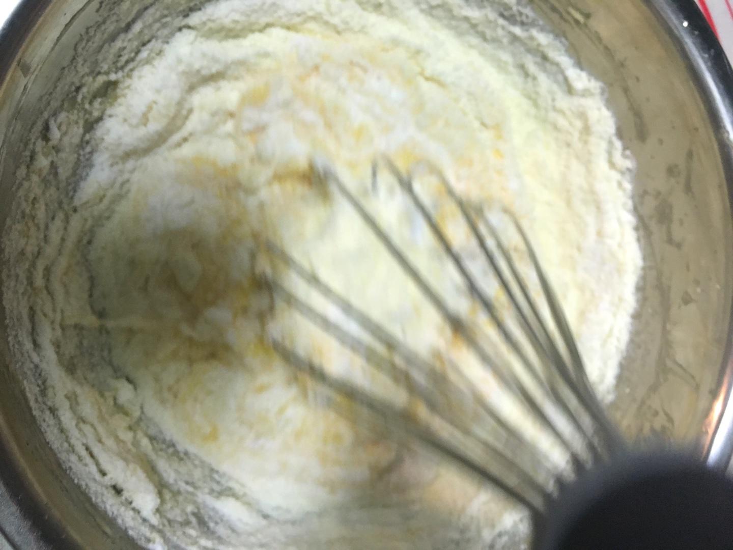 冰皮月餅（奶黃蔓越梅，奶黃杏仁片，蛋黃白蓮蓉）的做法 步骤10