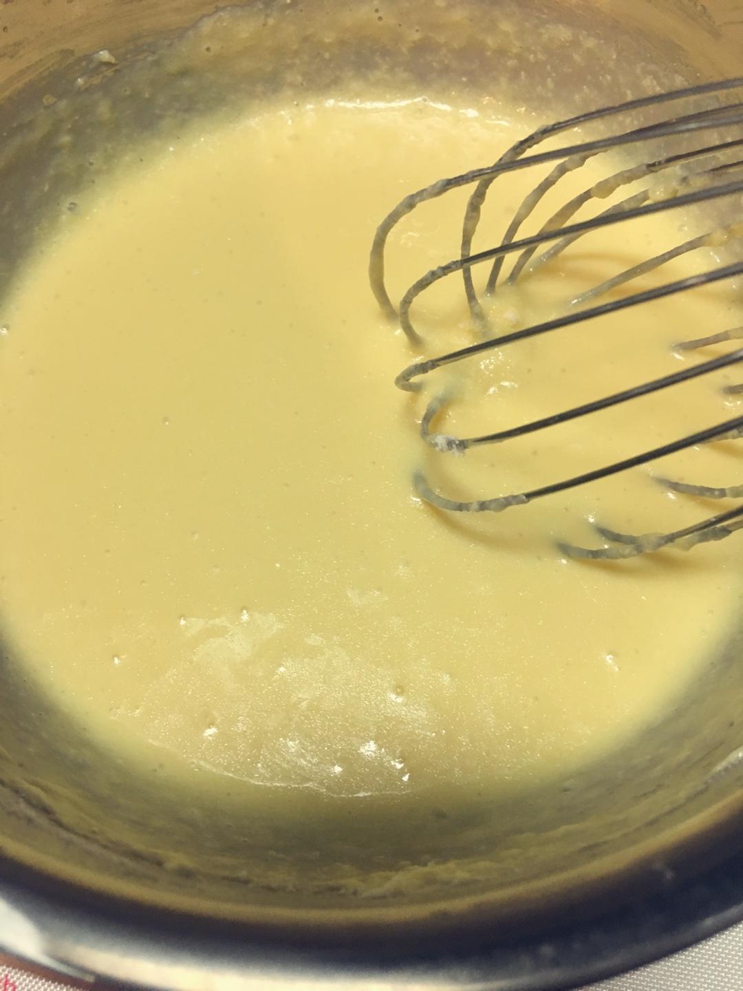 冰皮月餅（奶黃蔓越梅，奶黃杏仁片，蛋黃白蓮蓉）的做法 步骤11