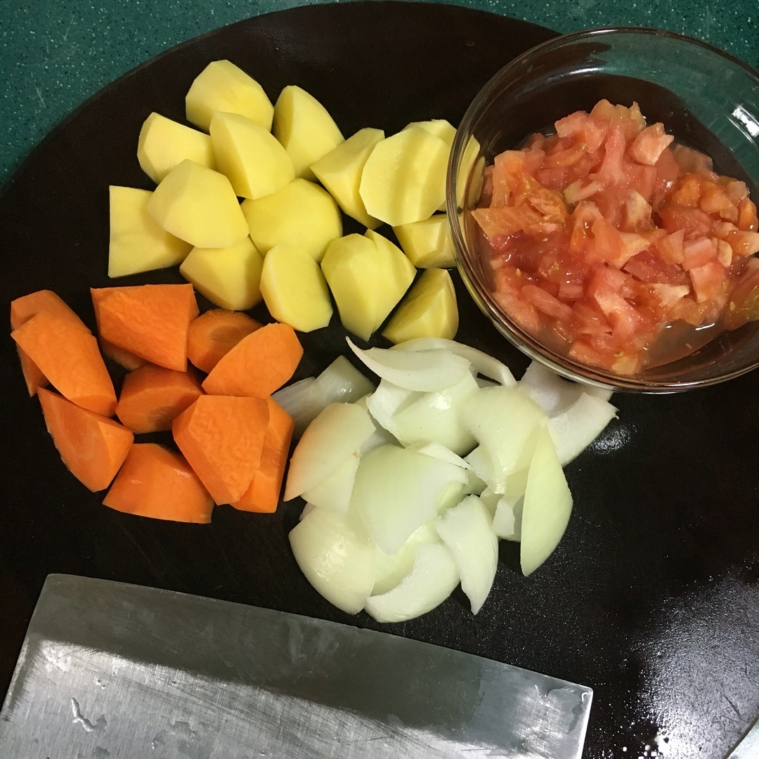 番茄土豆燜牛腩 （下飯利器 香嫩又多汁）的做法 步骤6