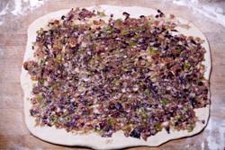 黑豆漿紫甘藍肉龍的做法 步骤3