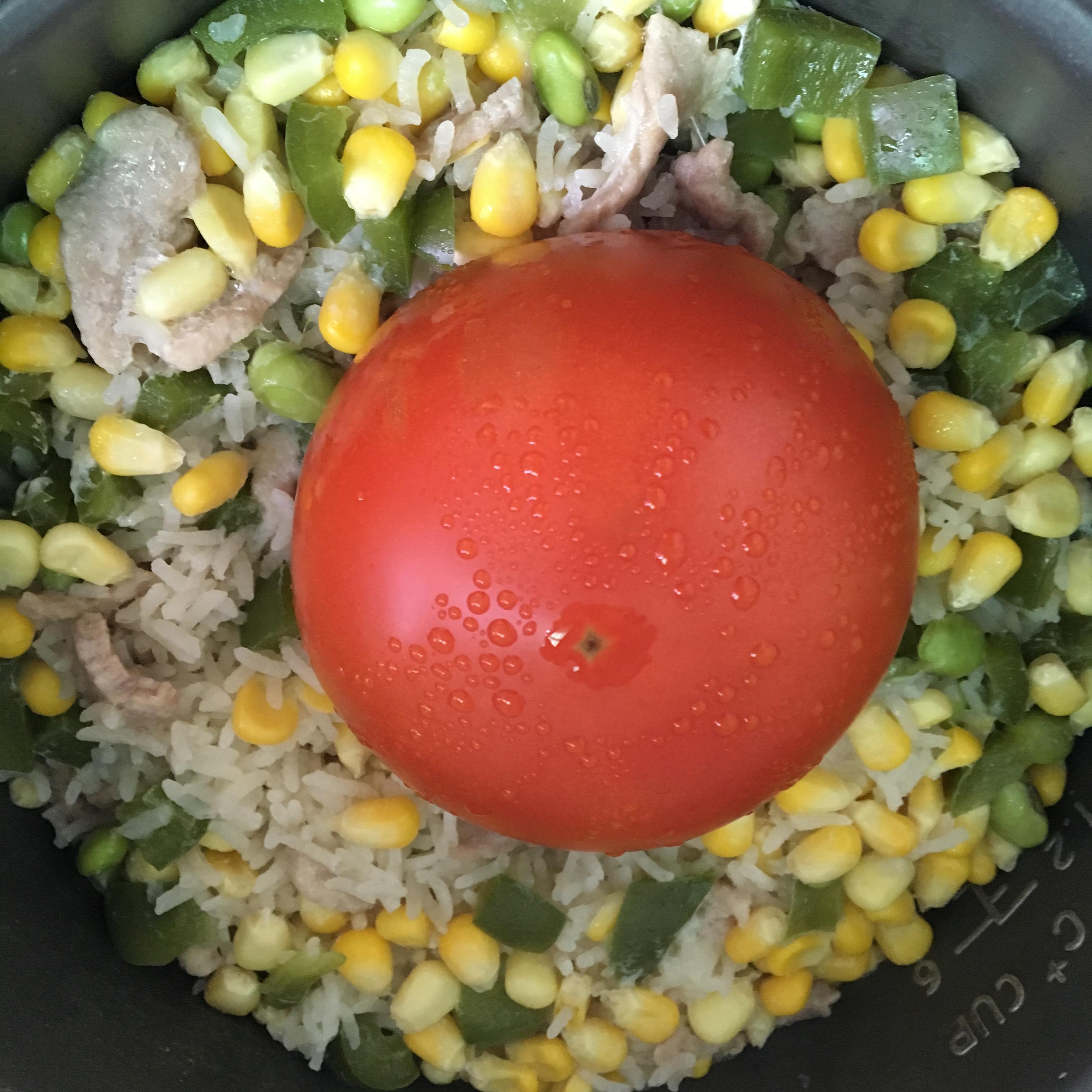 懶人飯——電飯鍋之一個番茄飯的做法 步骤3