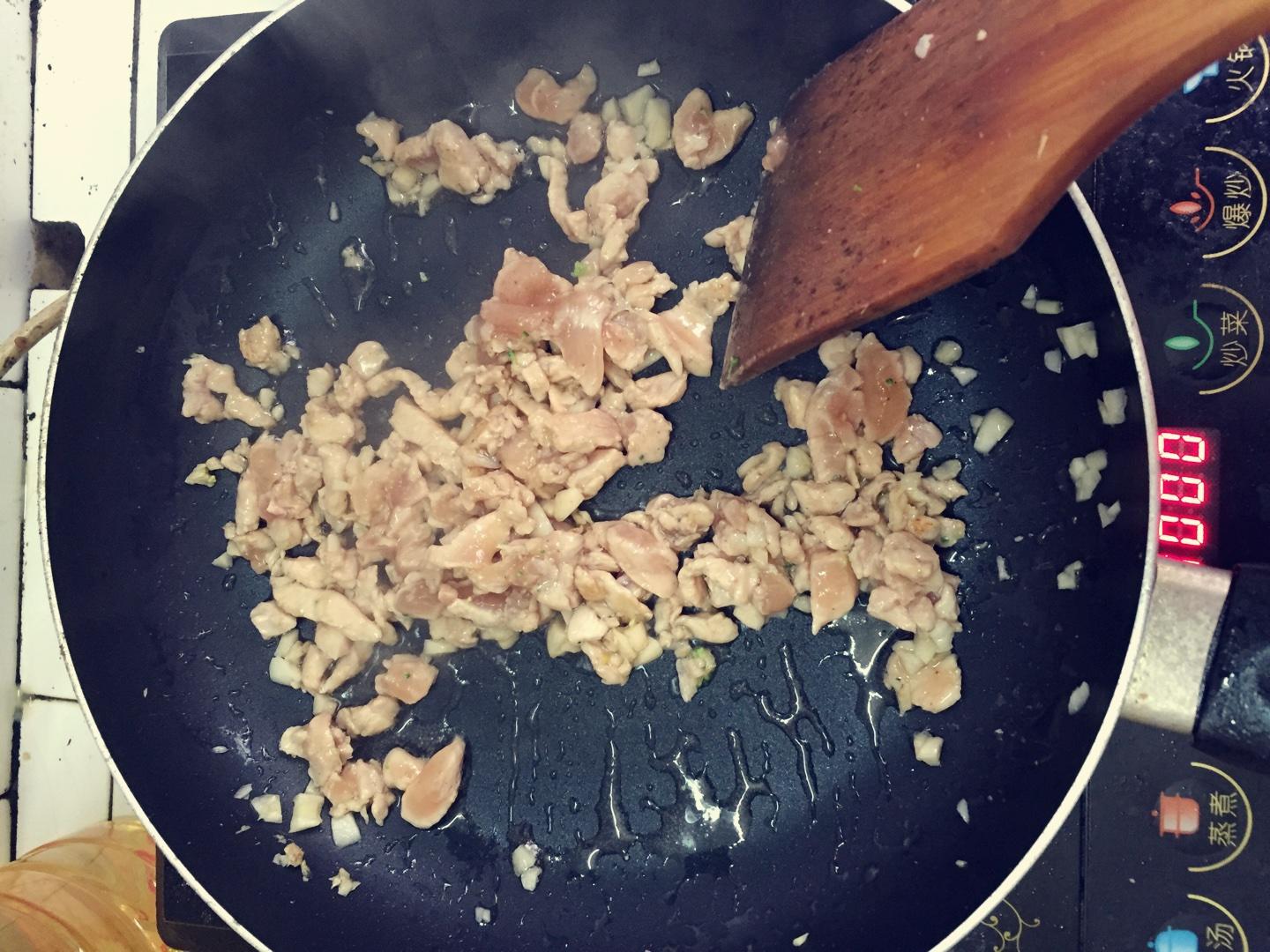 減肥餐之西蘭花雞胸肉蓋澆面的做法 步骤3