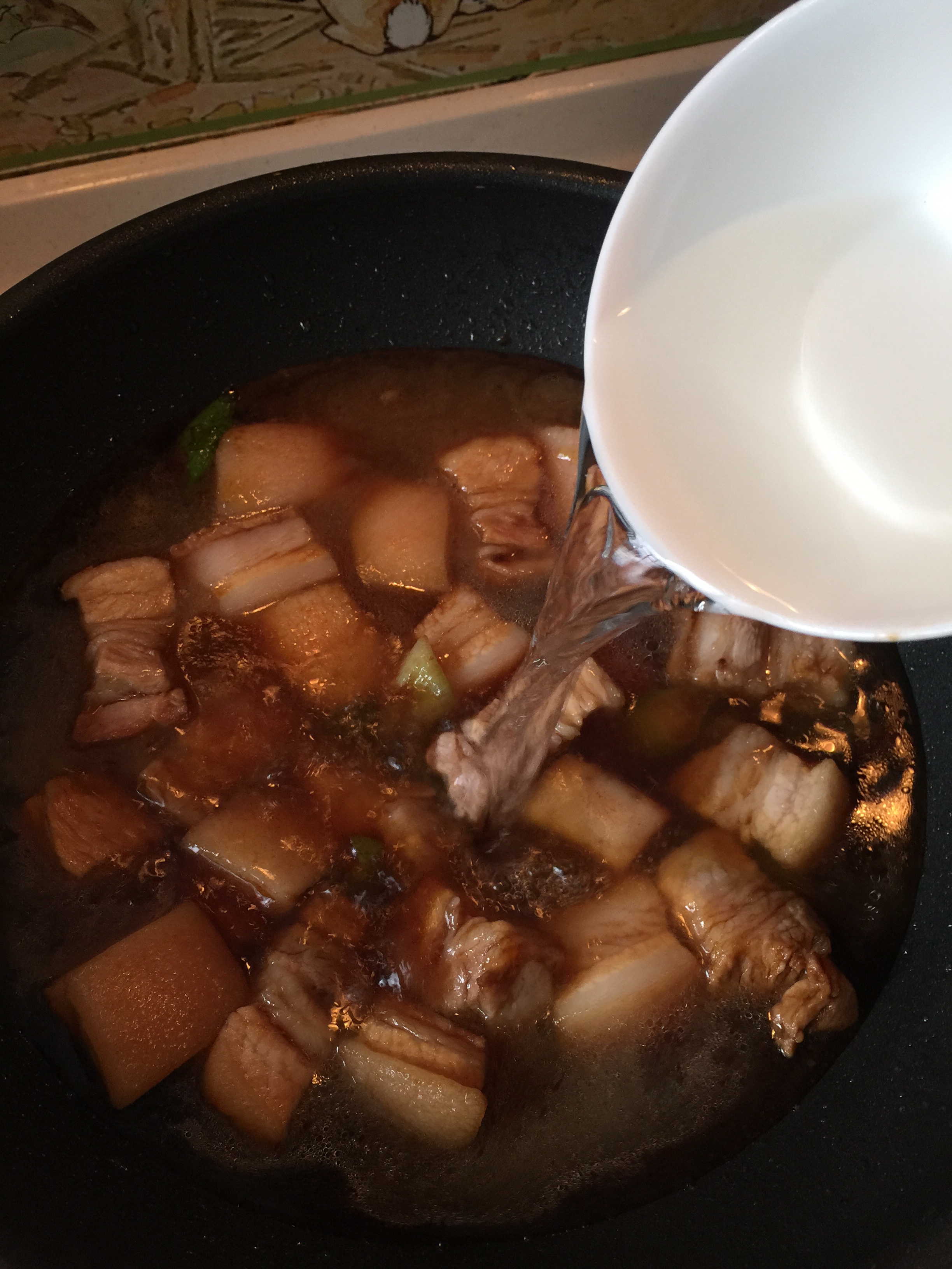 紅燒肉燜蒜薹的做法 步骤14