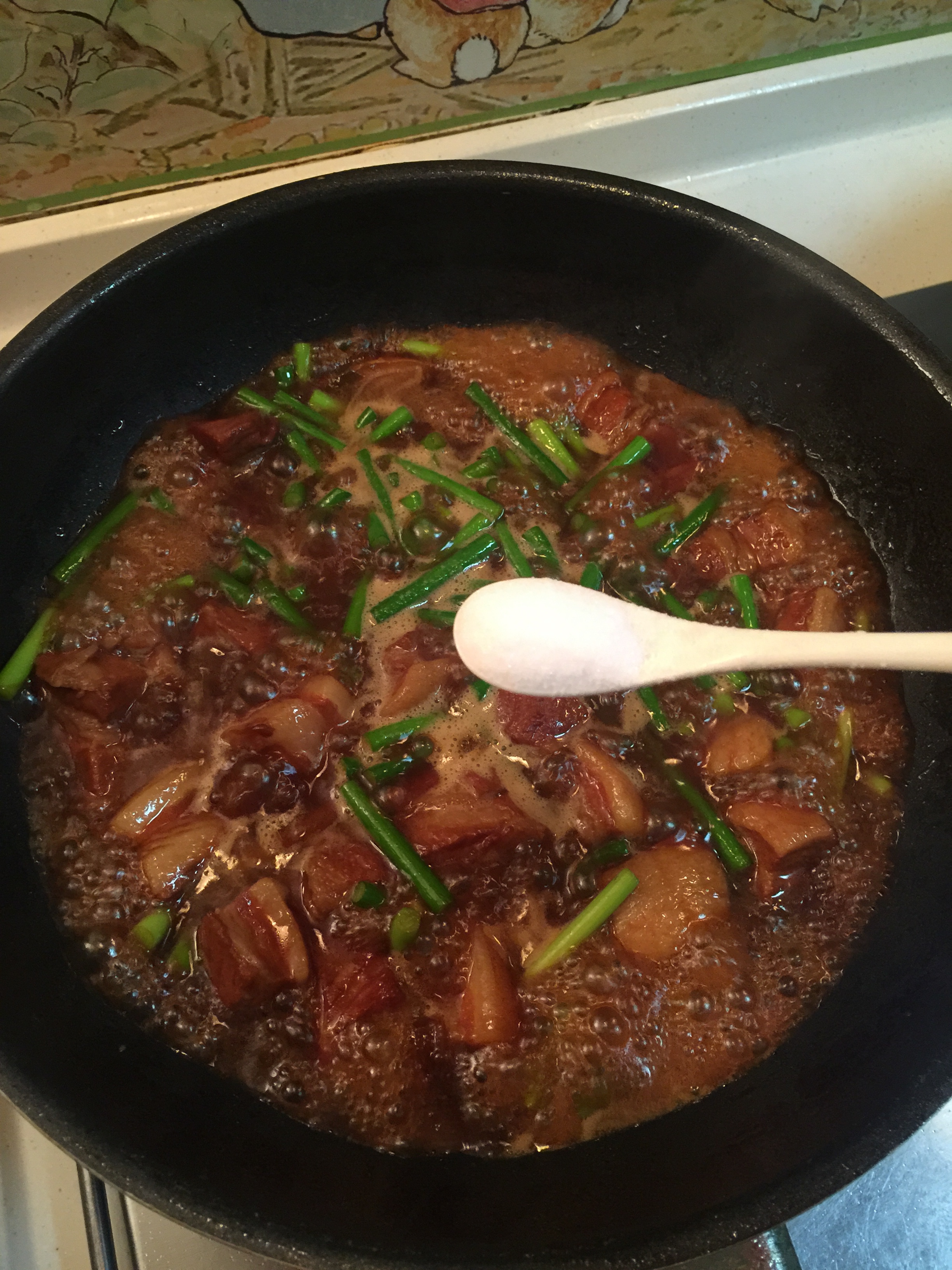 紅燒肉燜蒜薹的做法 步骤17