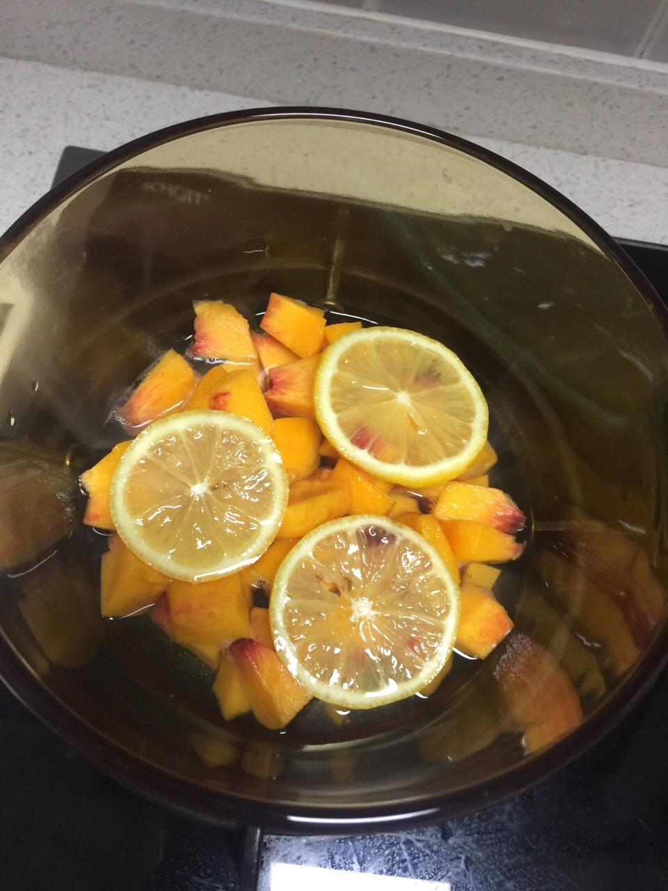 黃桃糖水的做法 步骤2