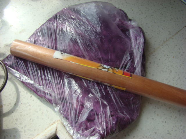 那一抹妖嬈的紫色，驚豔的紫薯冰皮月餅！的做法 步骤7