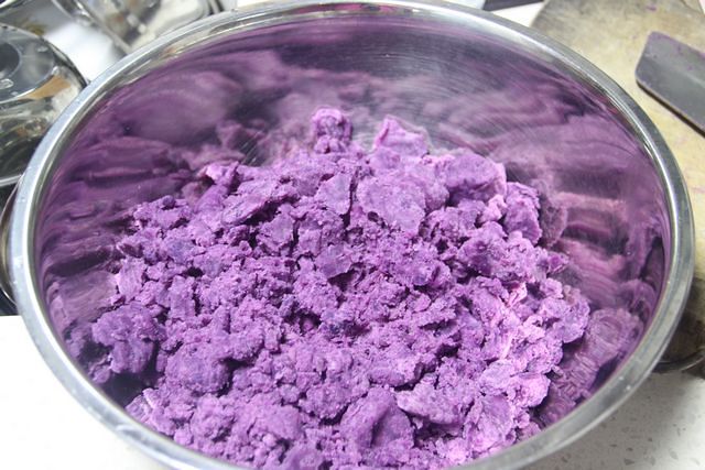 那一抹妖嬈的紫色，驚豔的紫薯冰皮月餅！的做法 步骤8