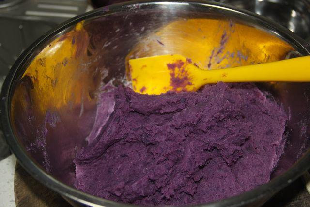 那一抹妖嬈的紫色，驚豔的紫薯冰皮月餅！的做法 步骤11