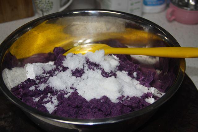那一抹妖嬈的紫色，驚豔的紫薯冰皮月餅！的做法 步骤10