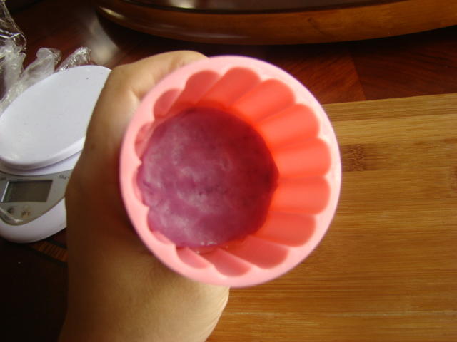 那一抹妖嬈的紫色，驚豔的紫薯冰皮月餅！的做法 步骤17