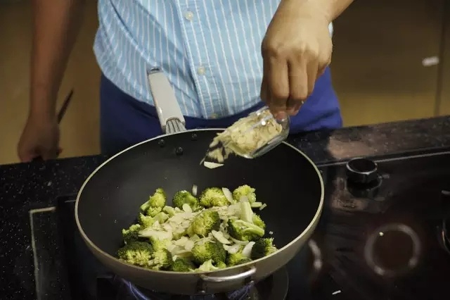 西式花椰菜濃湯的做法 步骤5