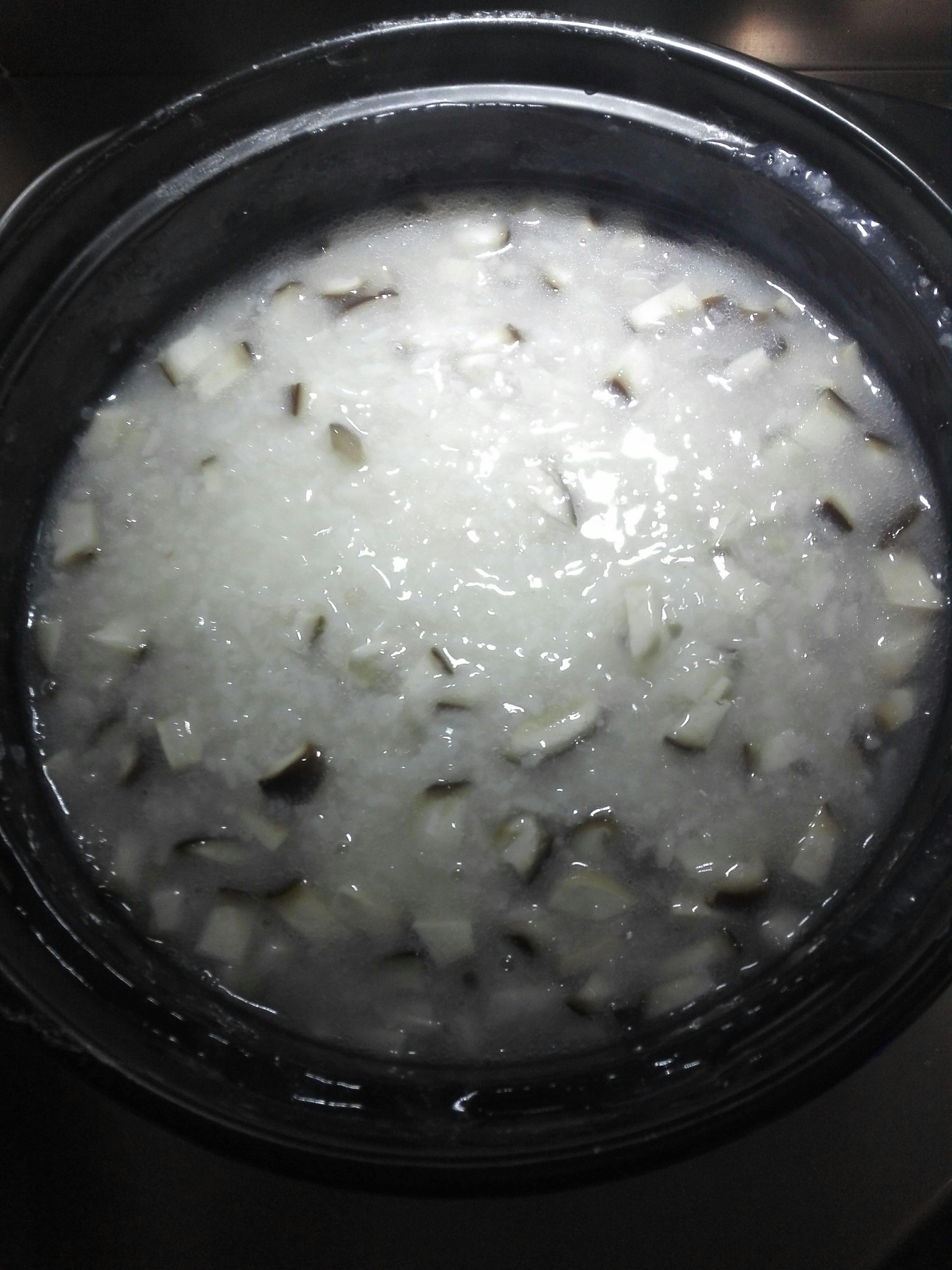 香菇青菜粥（砂鍋粥）的做法 步骤3