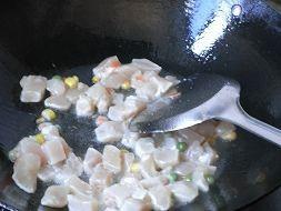 雞丁炒萵苣的做法 步骤3