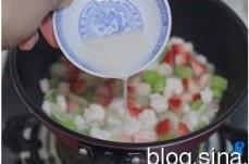 草莓萵筍丁炒蝦球的做法 步骤8
