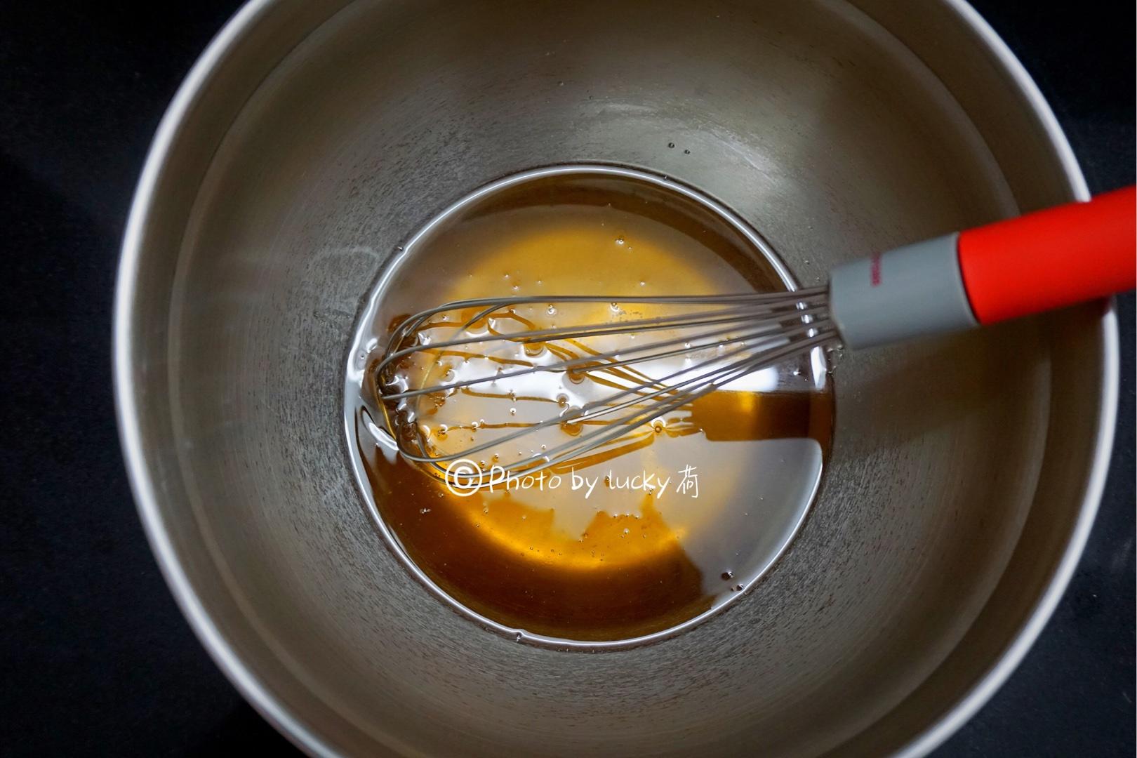 廣式蓮蓉（豆沙）蛋黃月餅（超詳細步驟）的做法 步骤2