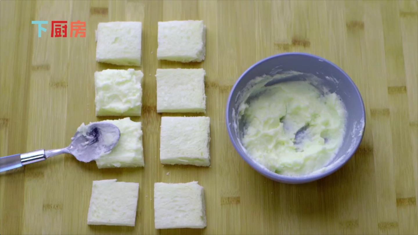 《美味一分鐘》溫柔下午茶—哈密瓜乳酪三明治的做法 步骤3