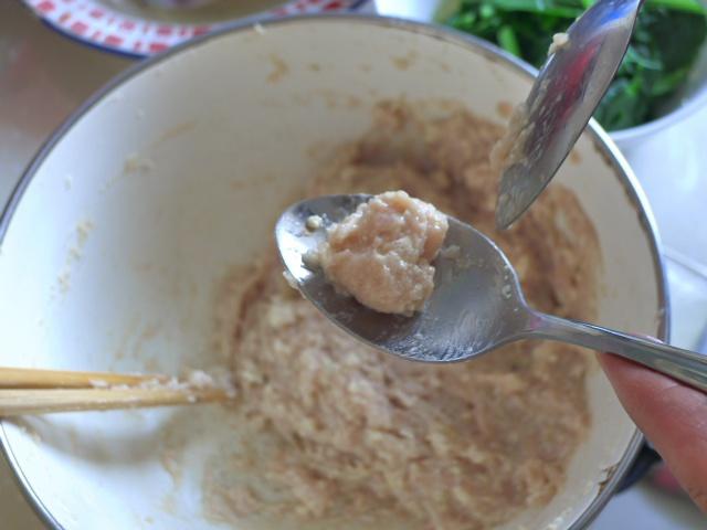 菠菜雞肉豆腐丸子湯的做法 步骤3