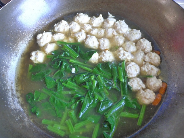 菠菜雞肉豆腐丸子湯的做法 步骤5