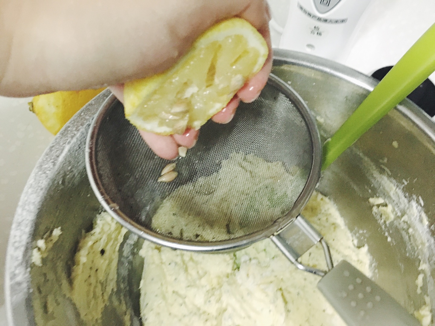 檸檬罌粟籽磅蛋糕 Lemon Poppy Seed Poundcake的做法 步骤6