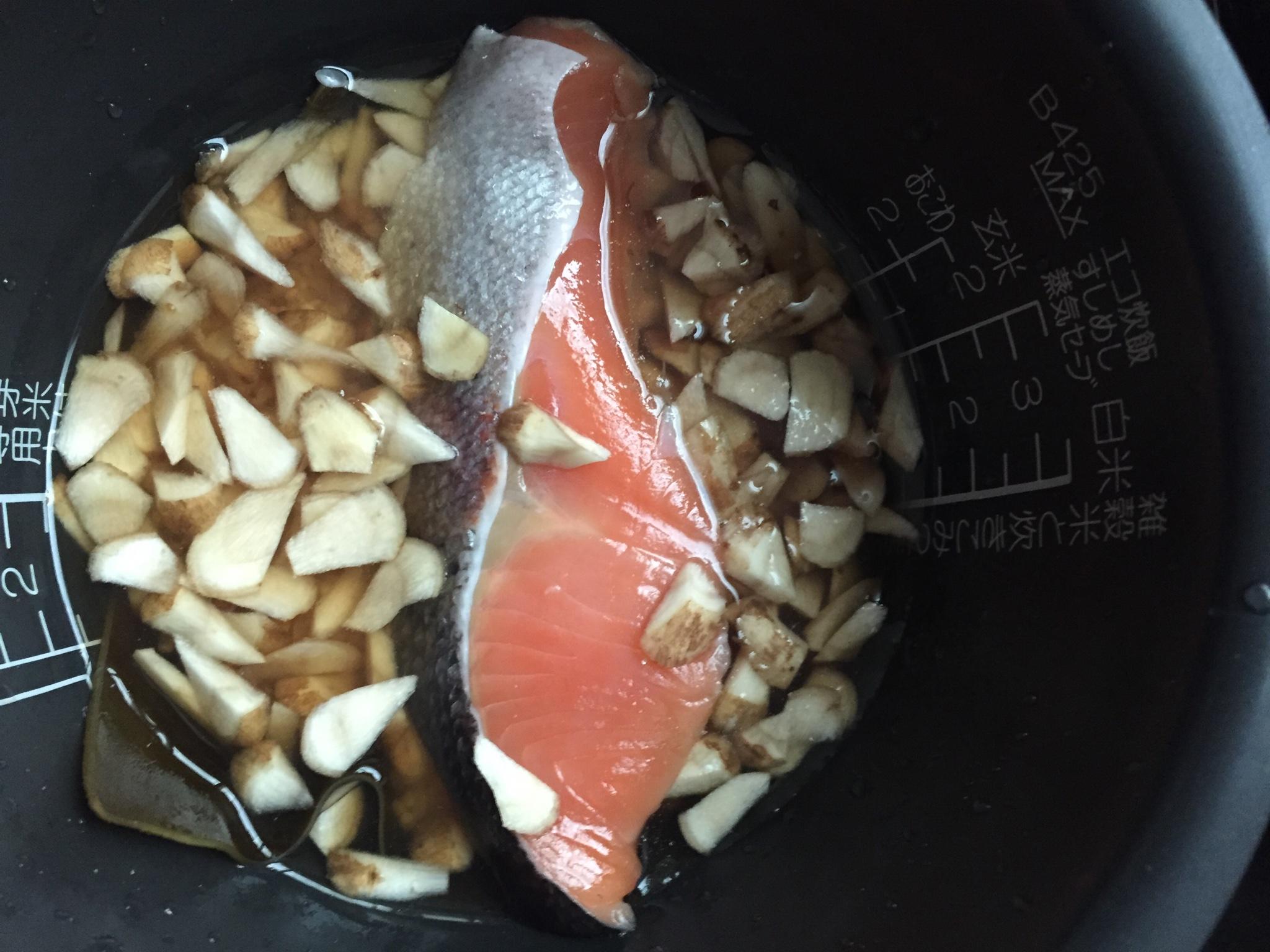 牛蒡鮭魚飯的做法 步骤3