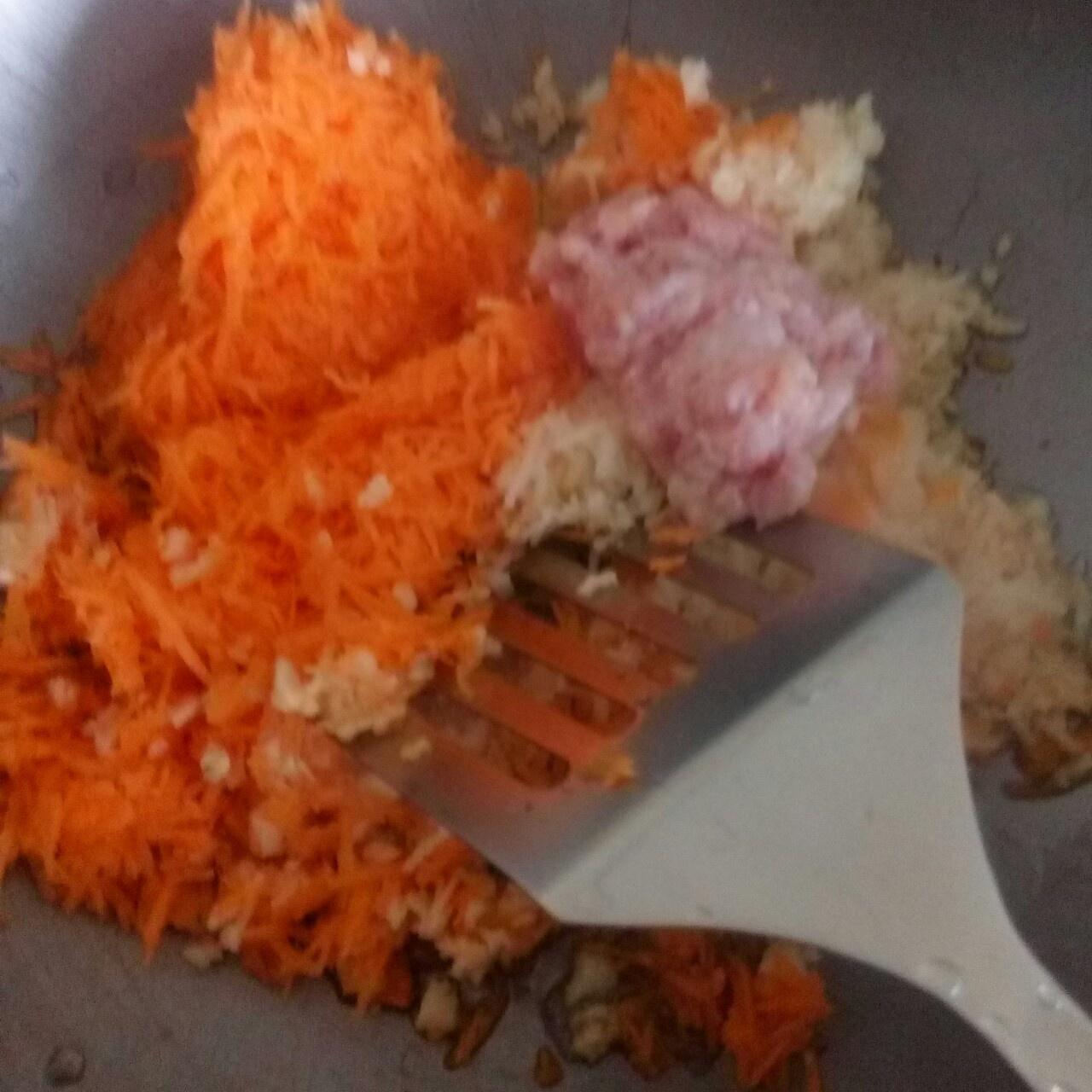 紅蘿蔔馬蹄水餃的做法 步骤3