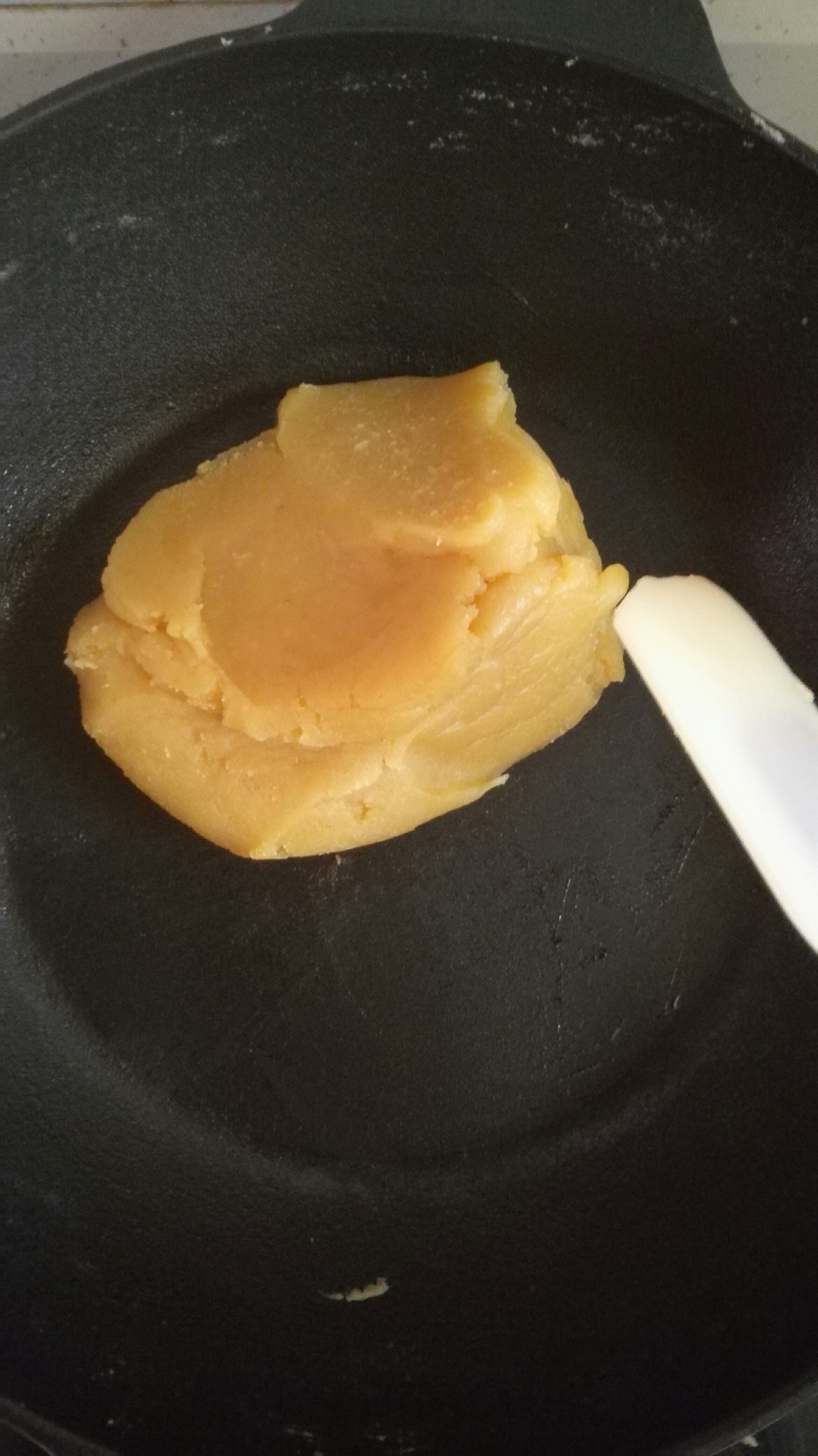 榴蓮蛋黃月餅（附榴蓮餡做法）的做法 步骤3