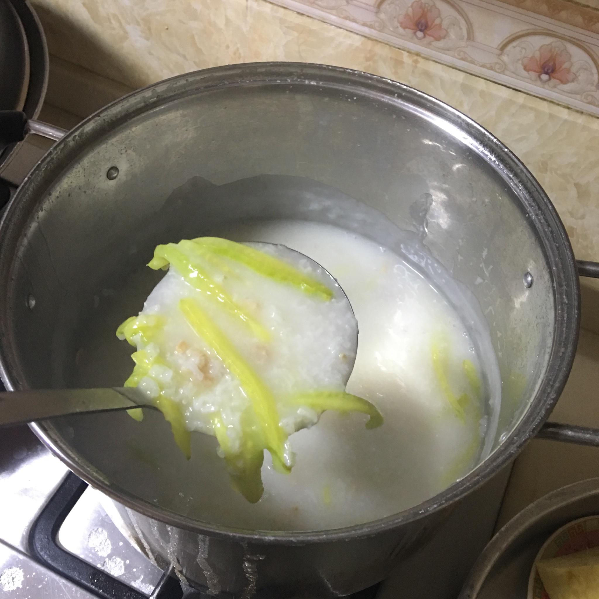 楊桃圓肉蝦米粥（健脾開胃粥）的做法 步骤5