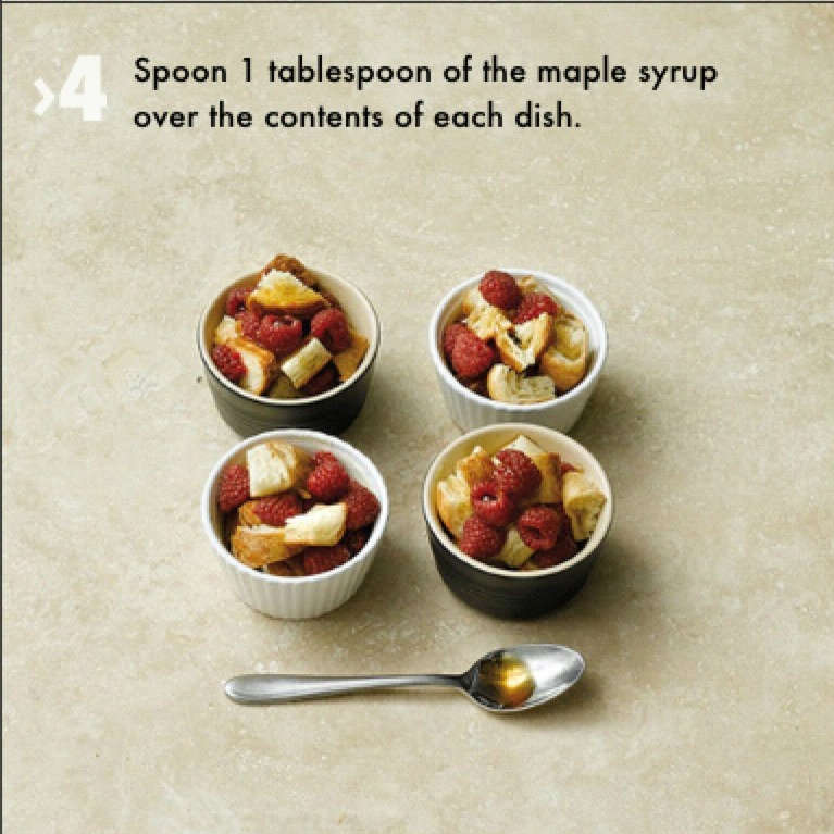 覆盆子羊角麪包布丁 Raspberry croissant puddings的做法 步骤5