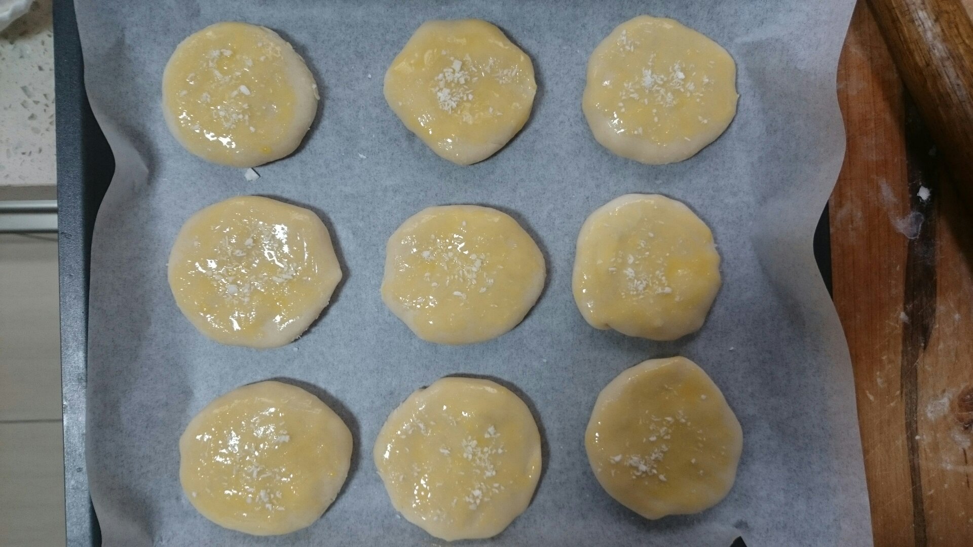 超級酥的老婆餅(傳統糯米餡和奶黃餡)的做法 步骤13