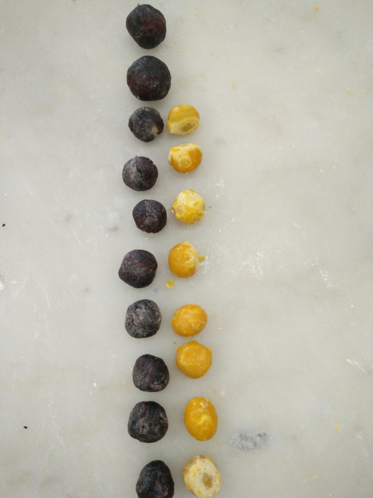 藍莓蛋黃酥皮月餅的做法 步骤3