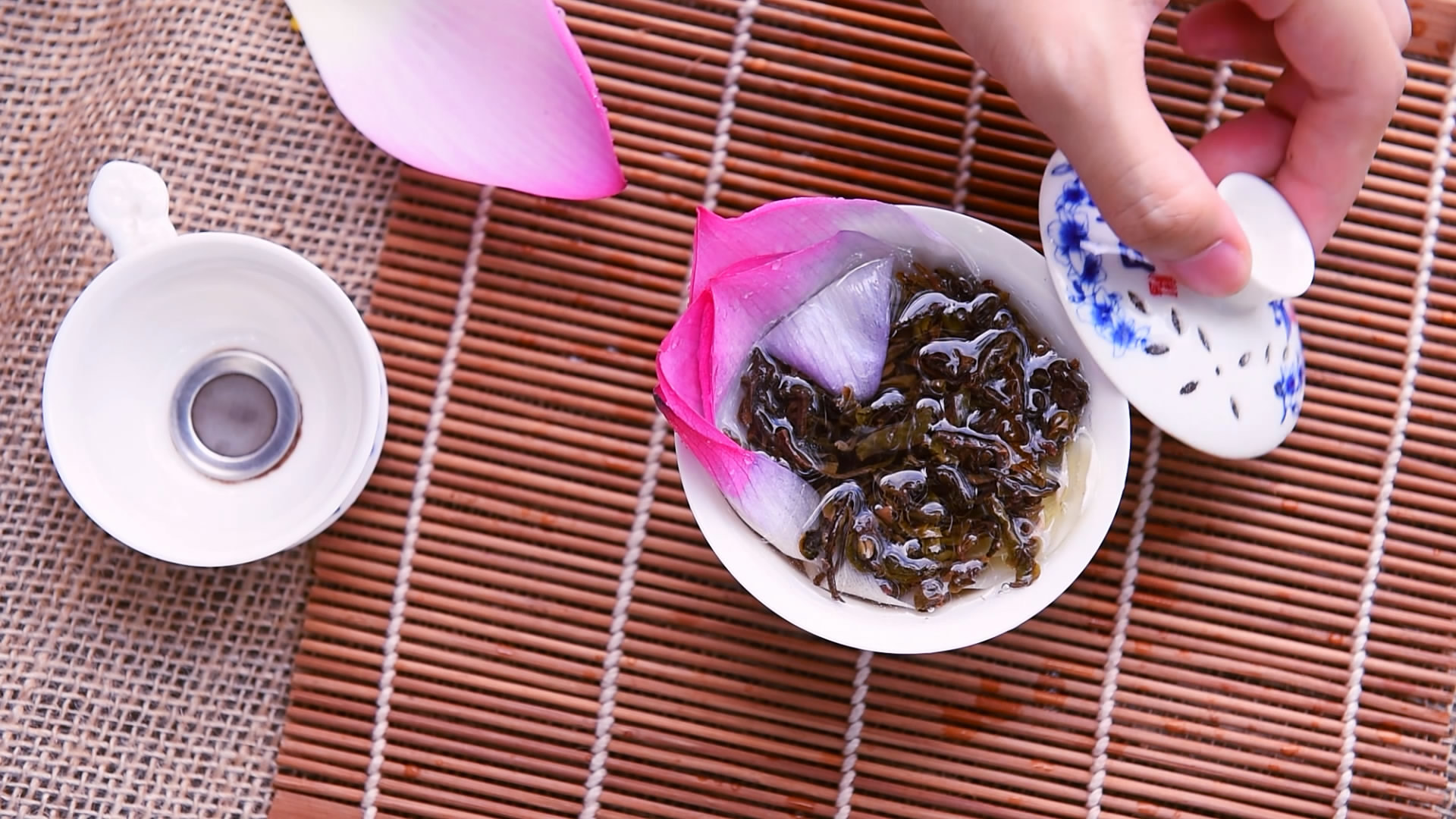 荷花普洱茶的香氣 充滿整個夏天的做法 步骤7
