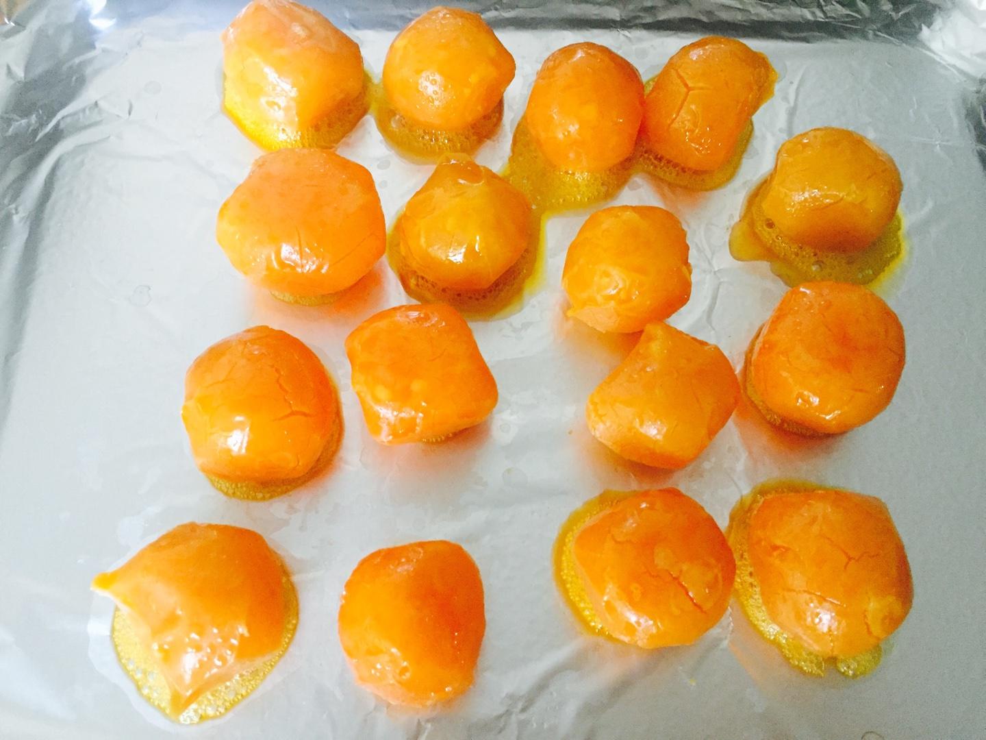 中秋~廣式蓮蓉蛋黃月餅的做法 步骤1