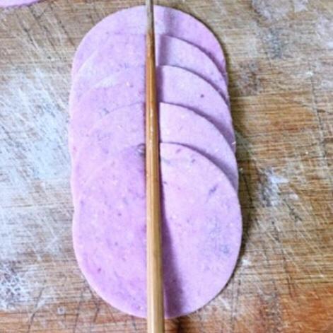 紫薯奶香玫瑰花捲饅頭的做法 步骤2