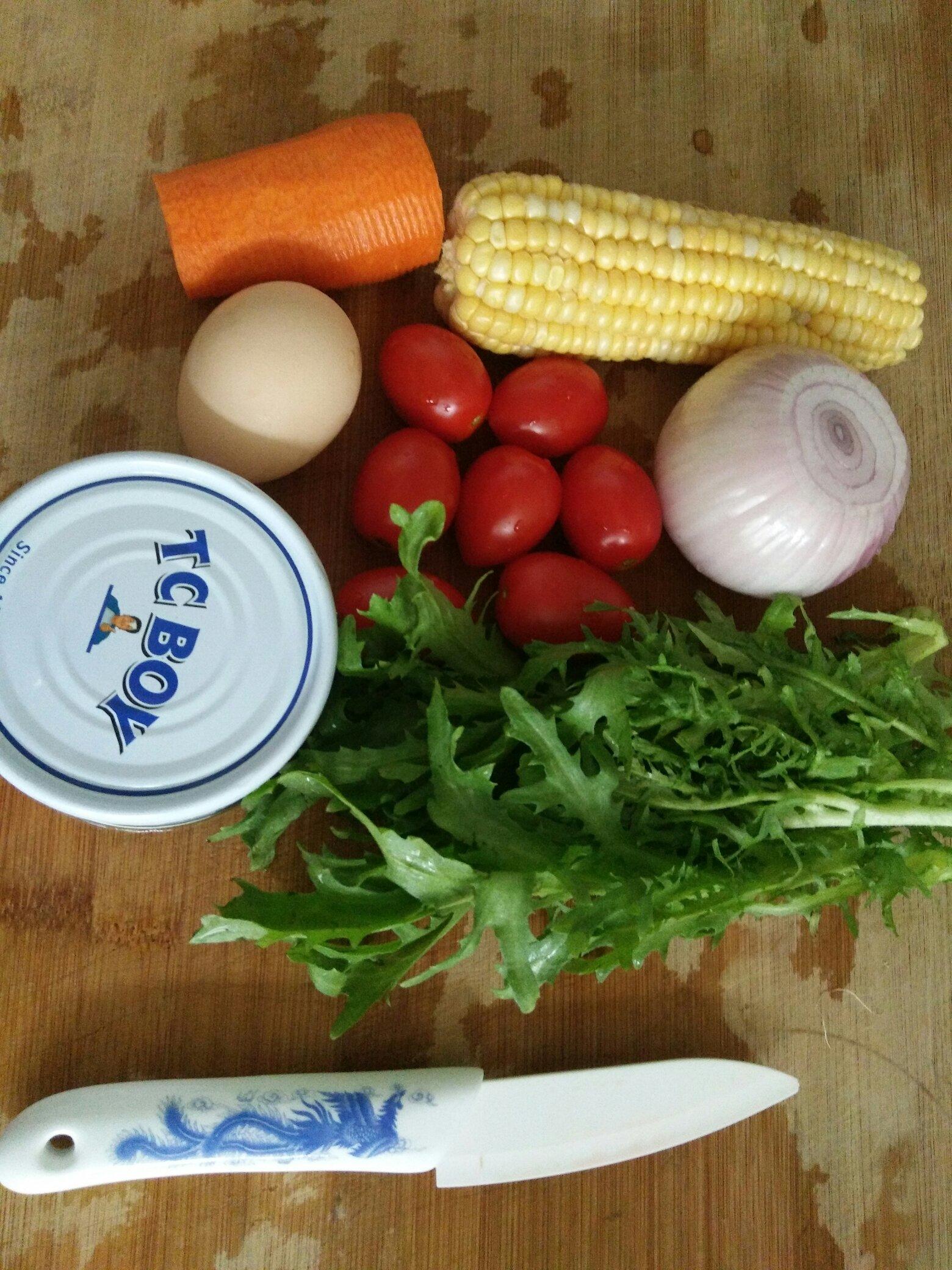 金槍魚蔬菜沙拉的做法 步骤1