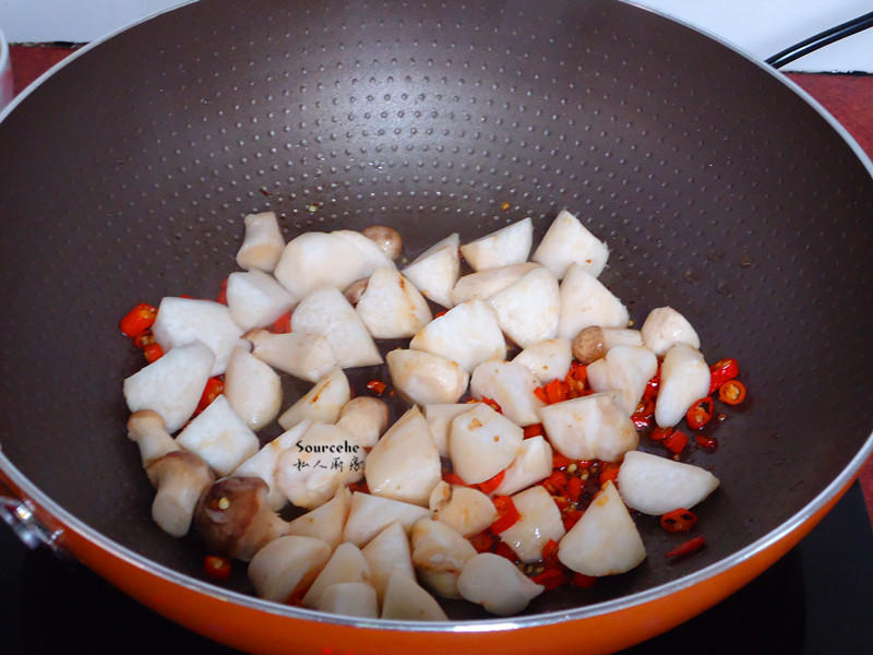 杏鮑菇燜豆腐的做法 步骤3