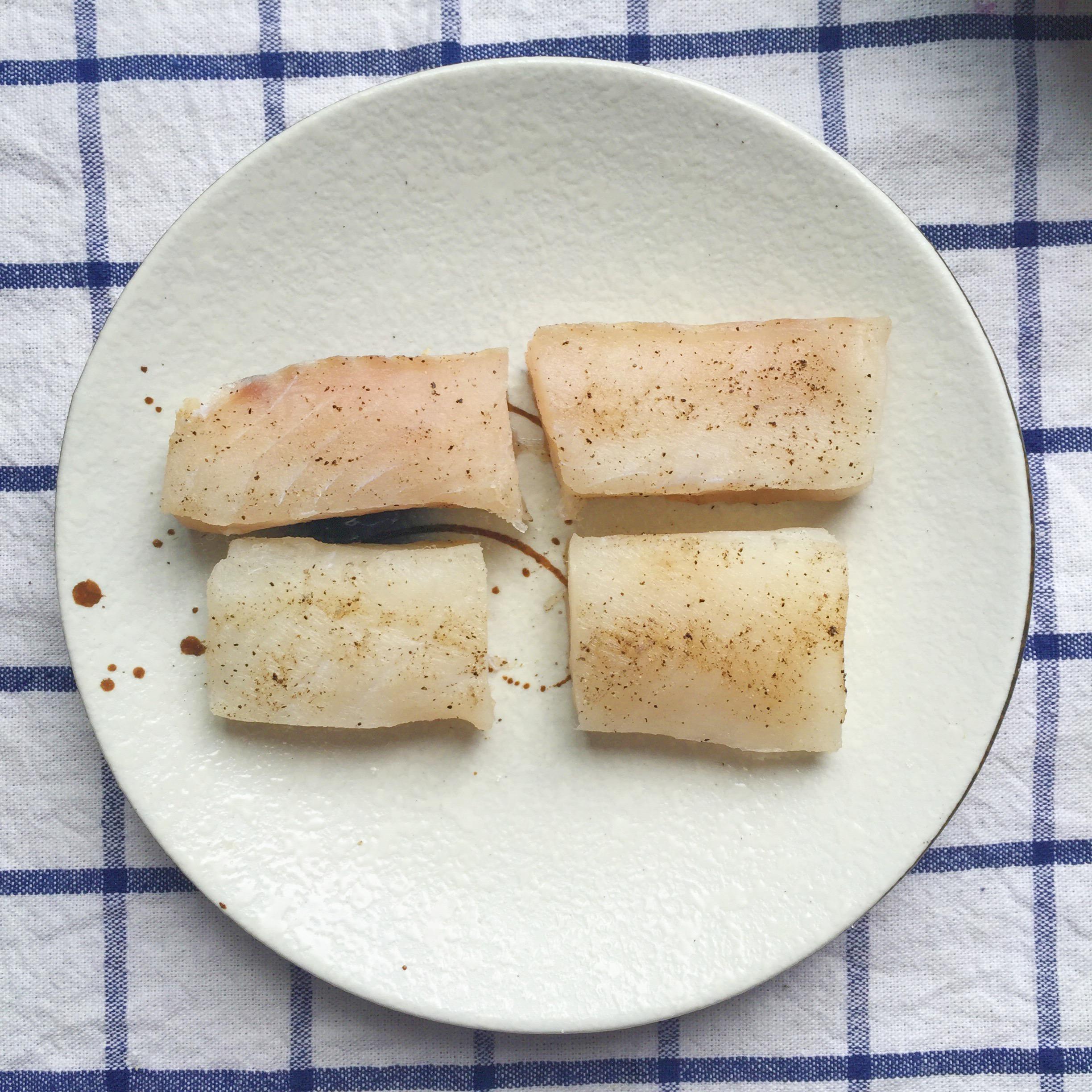 日式炸鱈魚的做法 步骤2