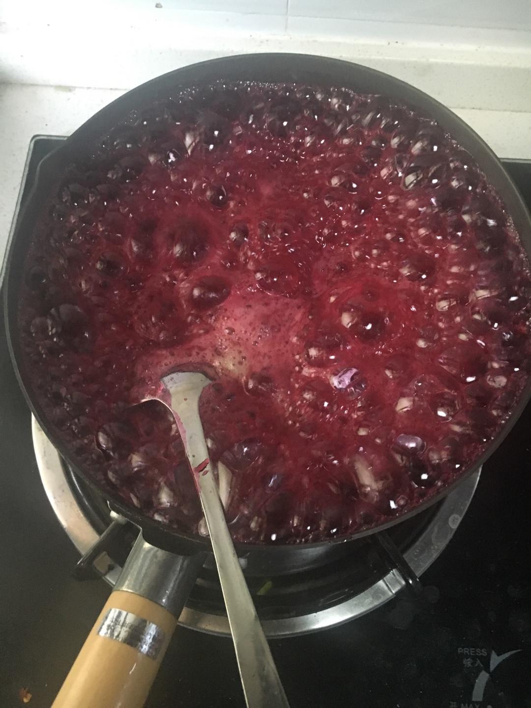 藍莓果醬的做法 步骤2