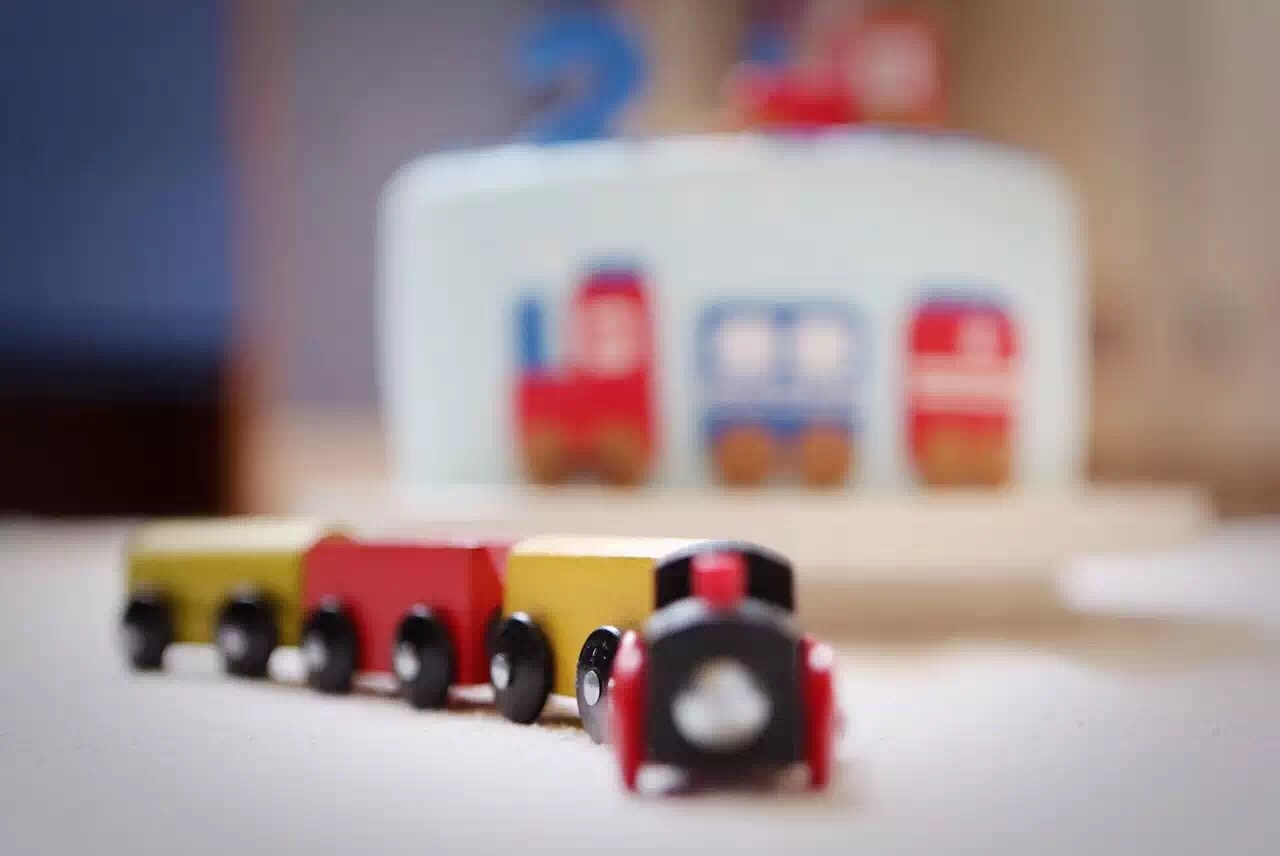 小火車字母翻糖蛋糕的做法 步骤7
