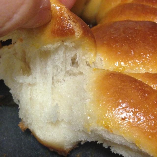 椰奶黃桃花環面包的做法 步骤12
