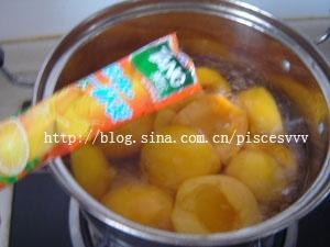 糖水黃桃的做法 步骤6