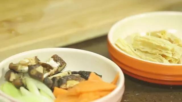 【微體兔菜譜】羅漢齋丨爽滑的素食煮意的做法 步骤3